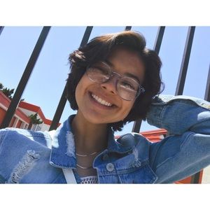 Meet your Posher, Iris